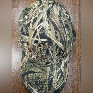 Ducks Unlimited Leader 2014 Camo
Cap Hat Adjustable Baseball Hat
Adult EUC!